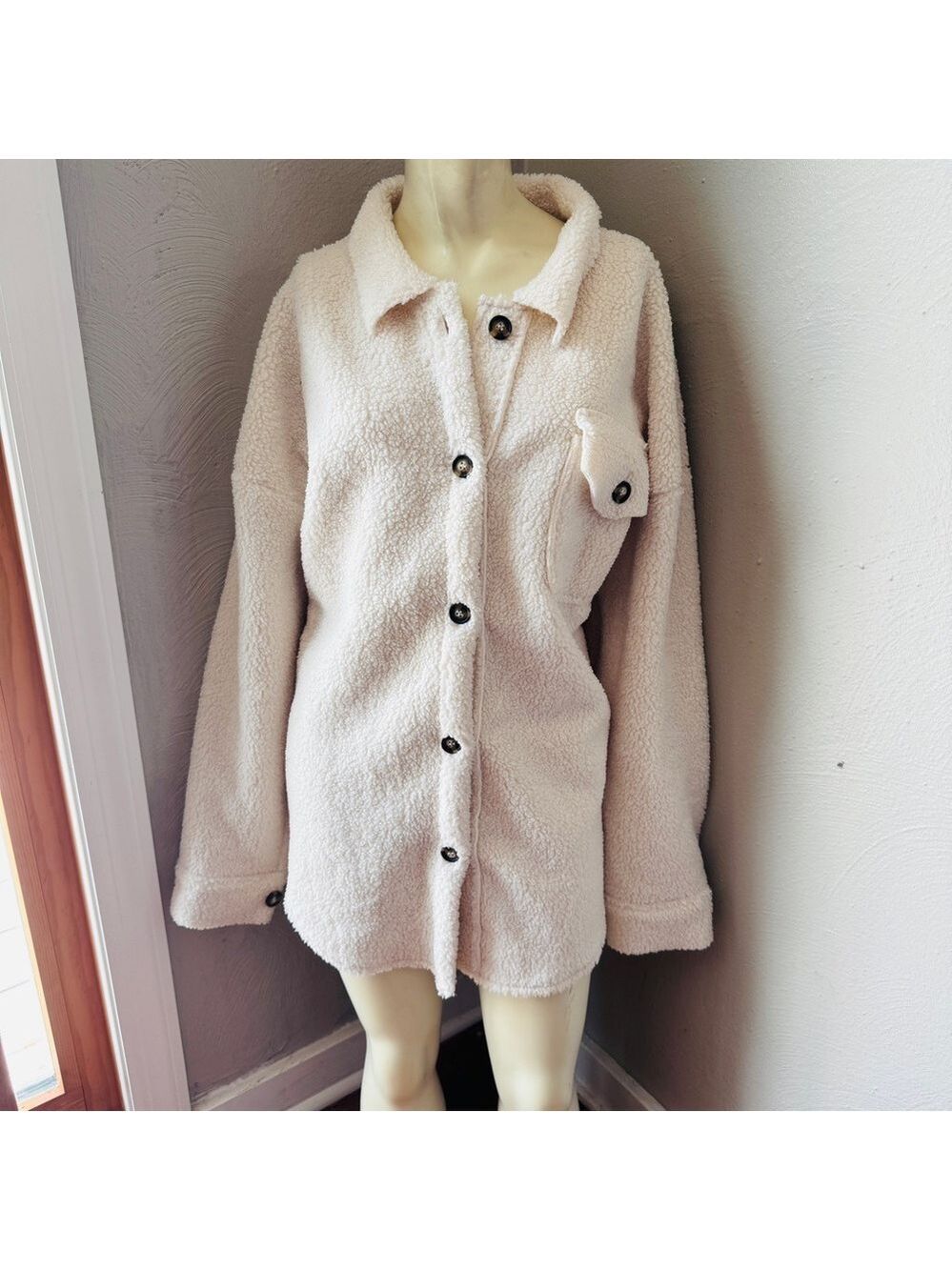 Poppy & peonies oversized beige shacket button down jacket size m/L nwt